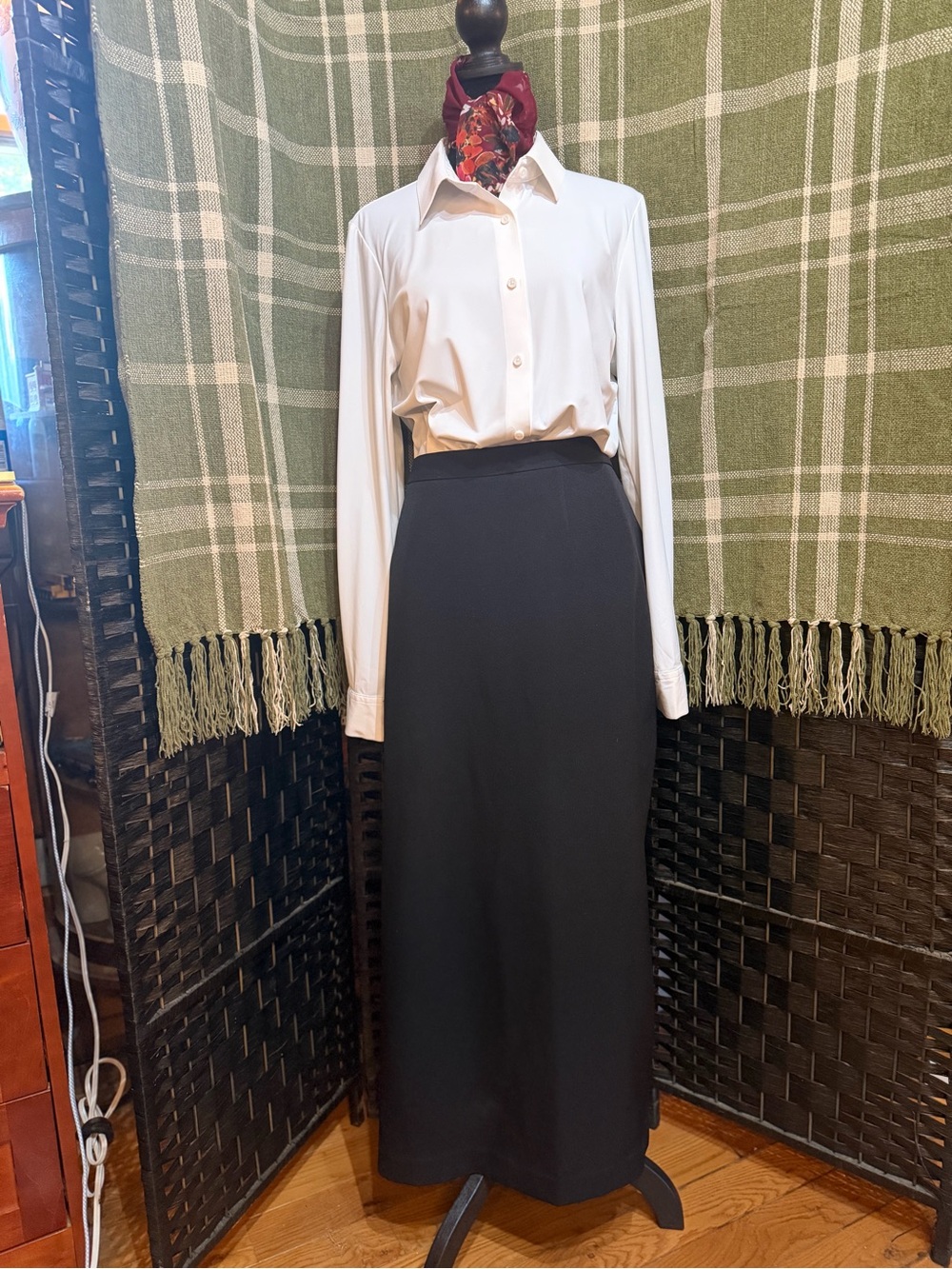 Kasper Black Maxi Skirt - Elegant Straight Silhouette